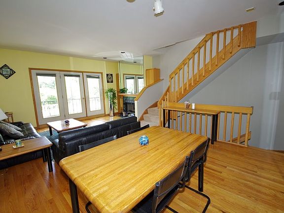 LIVING ROOM/ DINNING ROOM