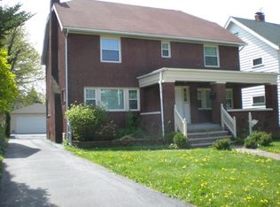 12956 Cedar Rd, Cleveland Heights, OH 44118