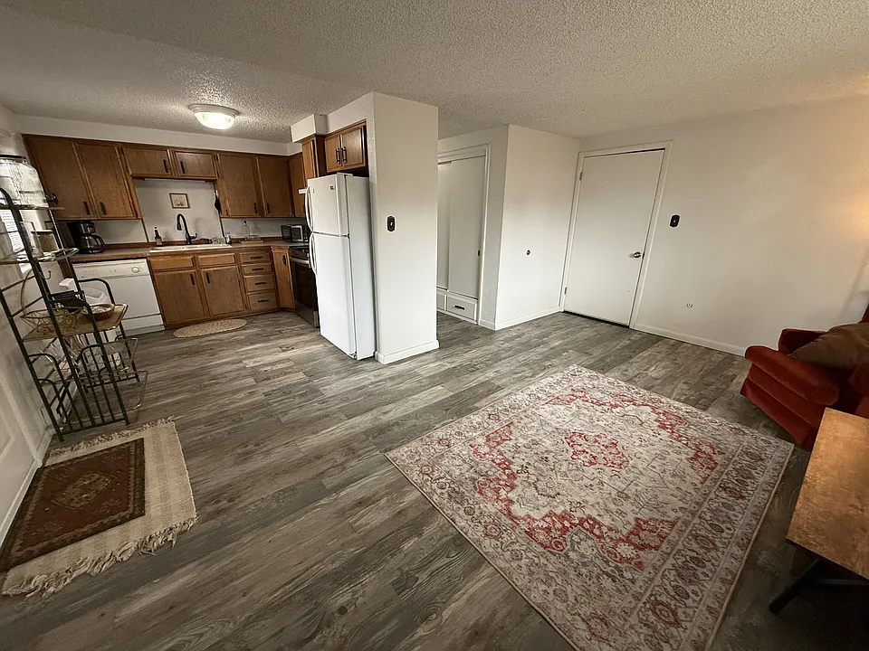 2901 8th Ave N #2