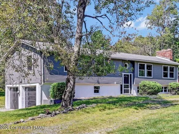 486 Clearview Dr, Long Pond, PA 18334