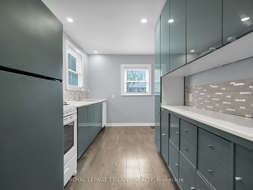 1st image of 122 Centre St #1