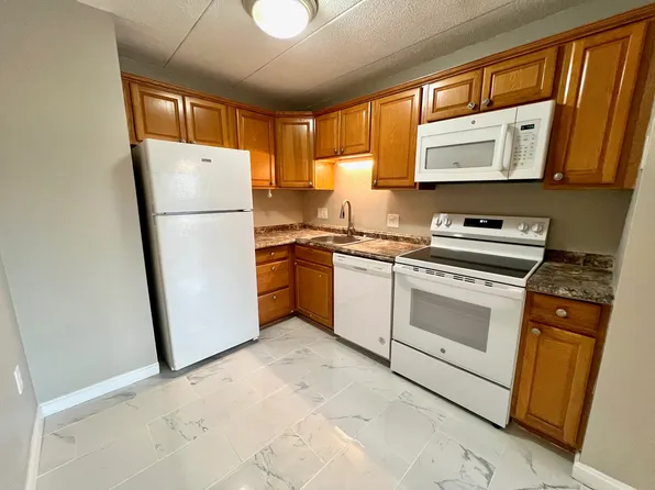 4 Hawes St APT 23, Revere, MA 02151