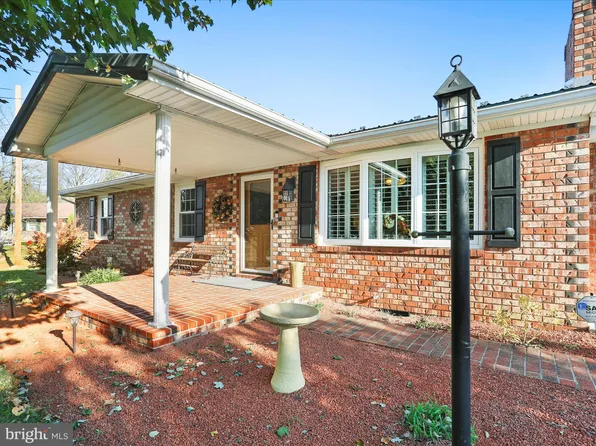 647 Mimosa Dr, Martinsburg, WV 25404