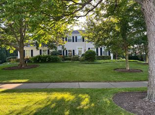 660 Valley Rd, Lake Forest, IL 60045