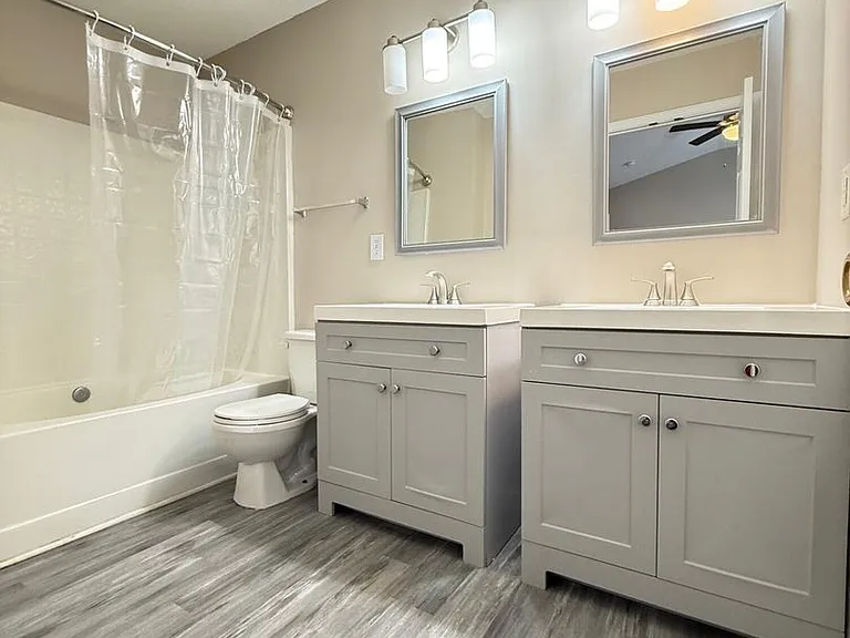 412 Canyon Lake Cir — Photo 14