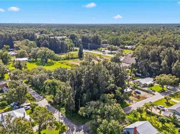 32 N Pine St, Fellsmere, FL 32948