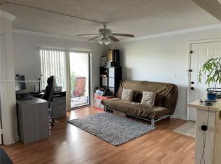 450 Palm Cir W APT 307, Hollywood, FL 33025