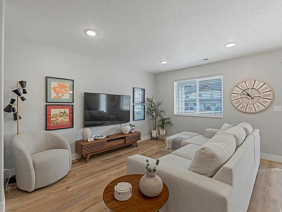 4th image of 3047 S Old Emigrant Rd #C