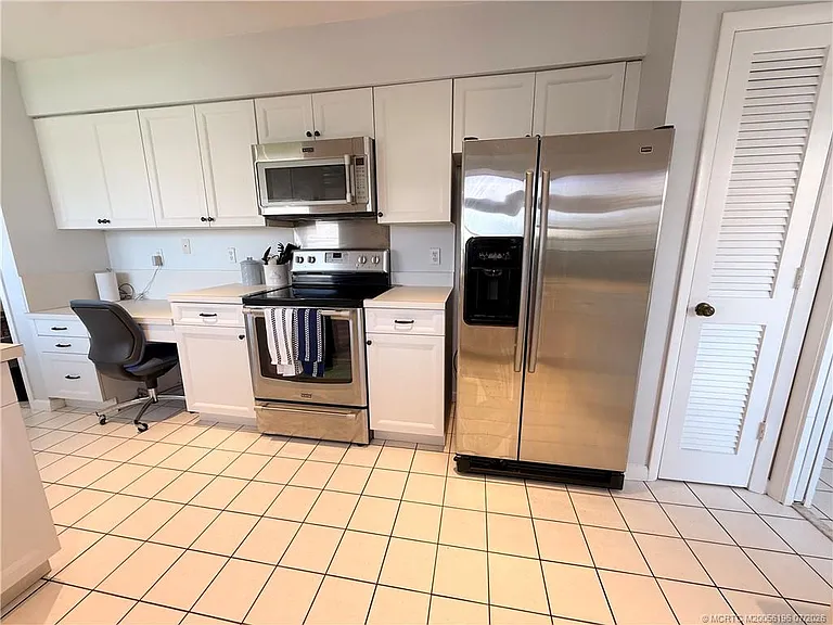 2527 SW Brookwood Ln — Photo 7