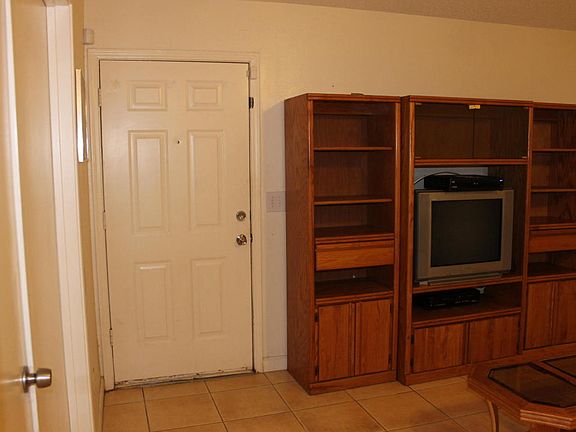 5th image of 8823 W Amelia Ave
