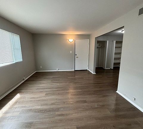 2nd image of 1103 Evans Ave #11193390