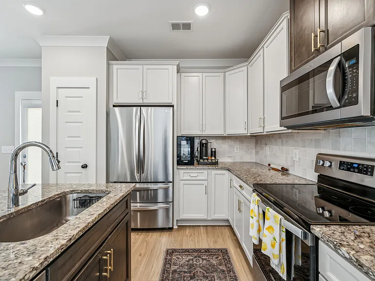 7560 Maggie Dr — Photo 23