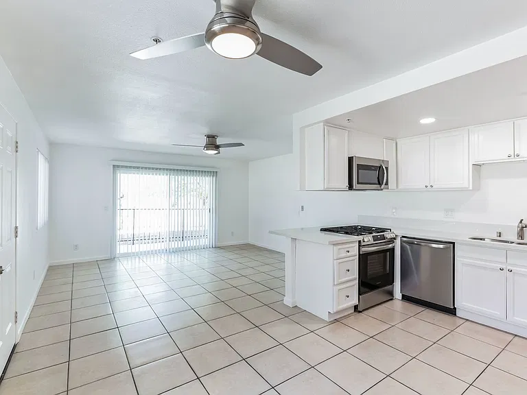 68190 Calle Las Tiendas — Photo 4