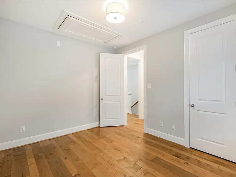 3907 Austin St — Photo 31