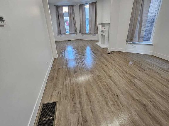 3rd image of 6414 S Greenwood Ave #1