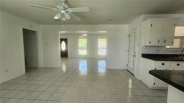 206 Canberra Ct — Photo 3