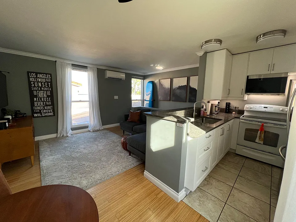115 Dolphin Ave #B
