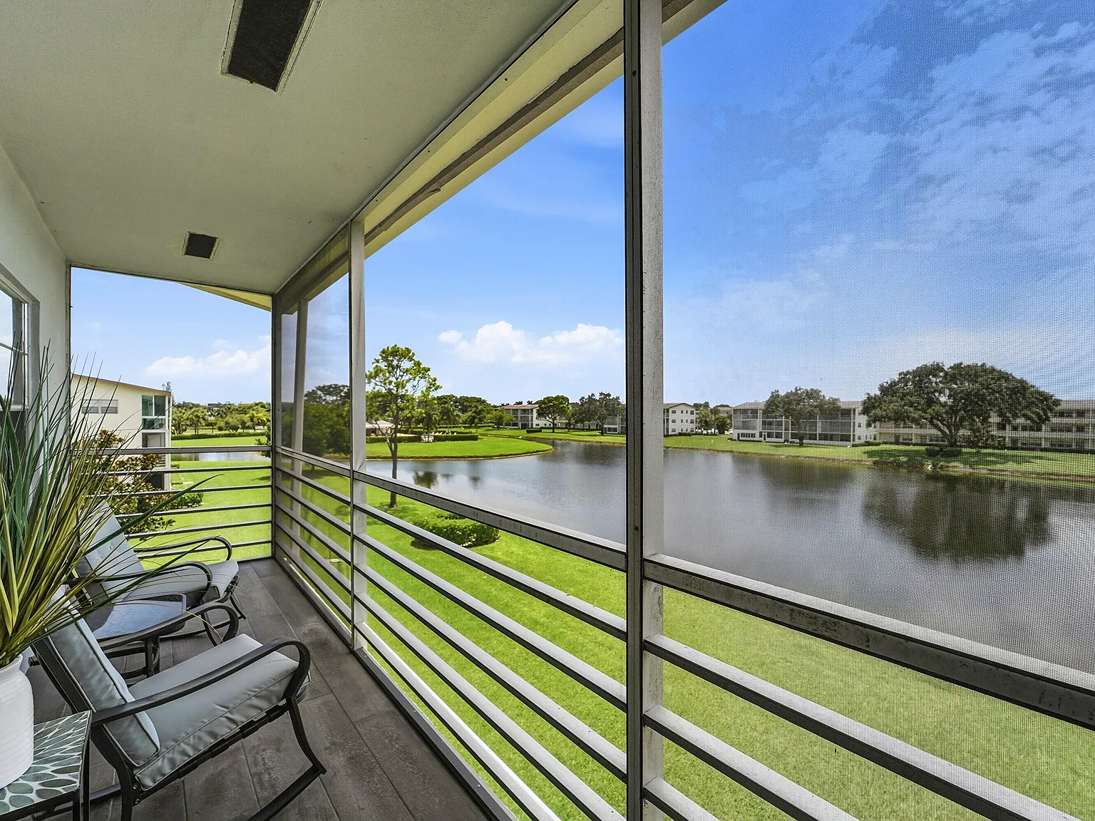 2 bed, 1.5 bath, 840 sqft, $1,800 — Photo 1