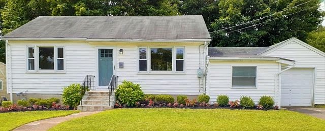 1st image of 27 Major Andre Dr