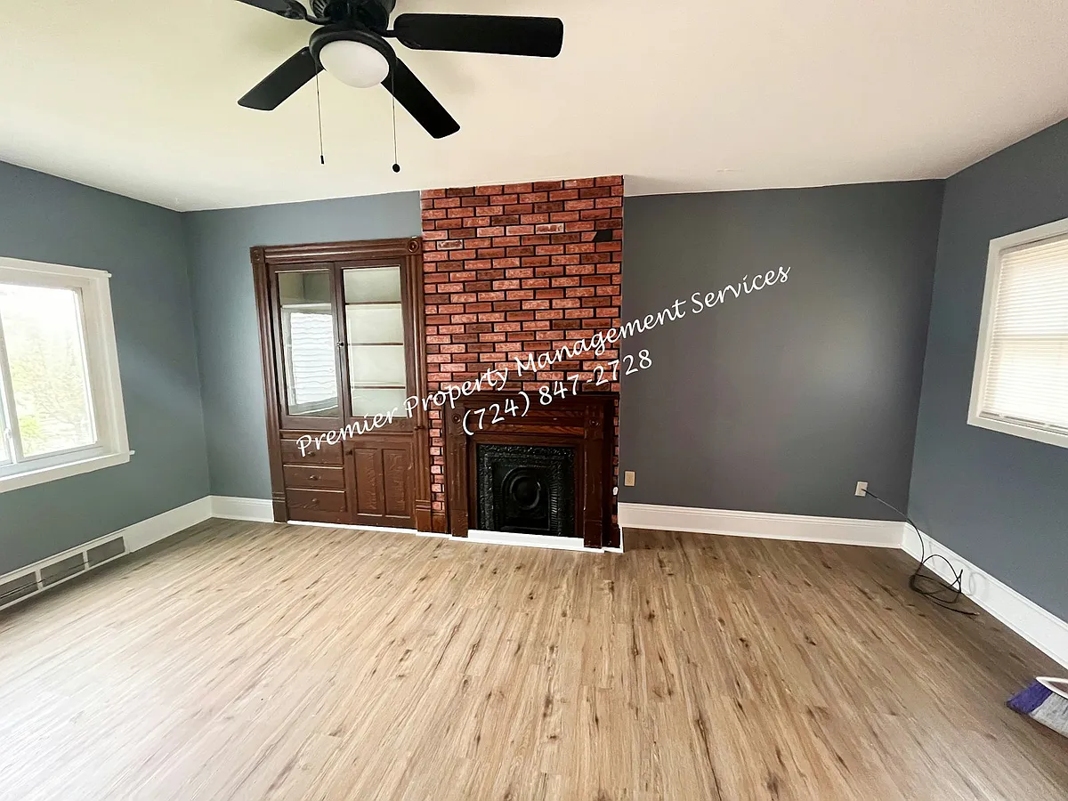 Building Photo - 1060 4th Ave #1