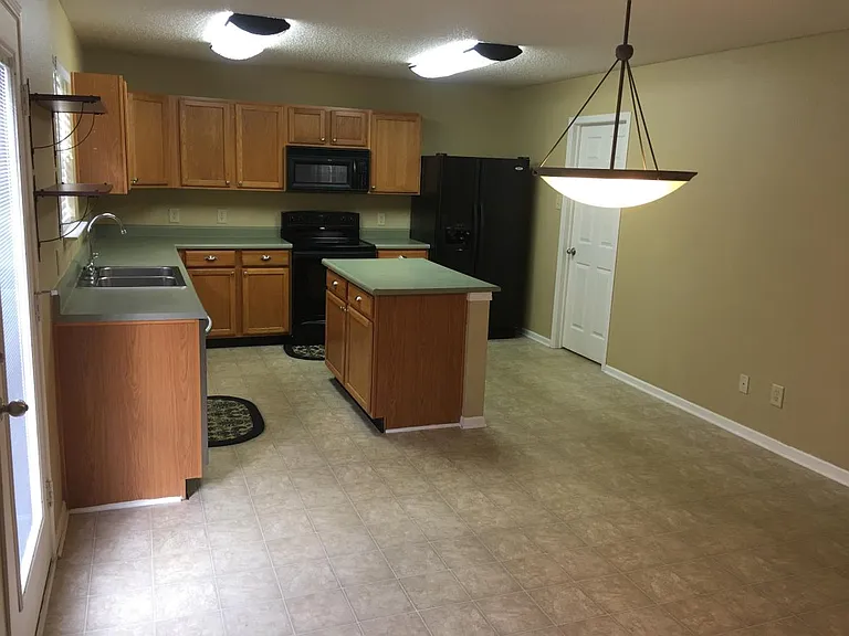 1038 Millstone Ct — Photo 1