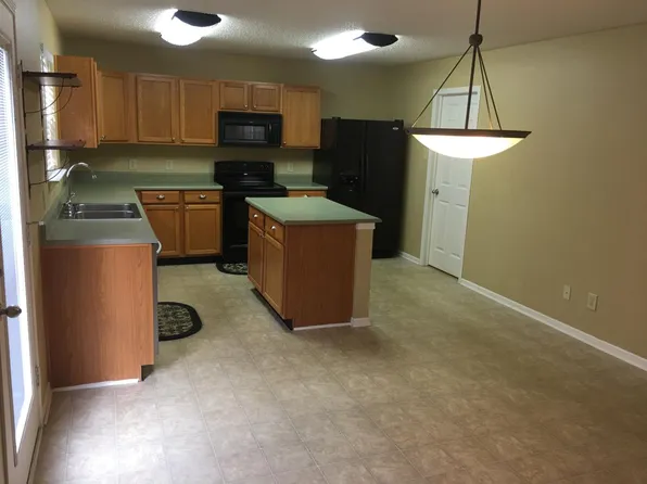 1038 Millstone Ct, Franklin, IN 46131