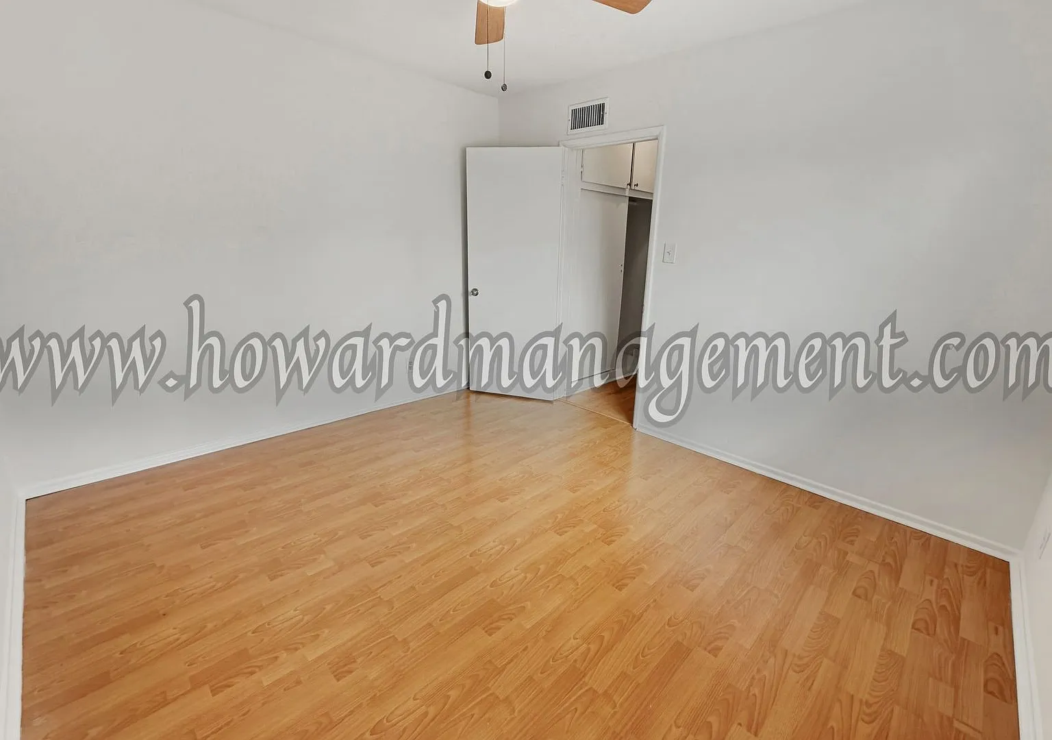 3717 Los Feliz — Photo 4