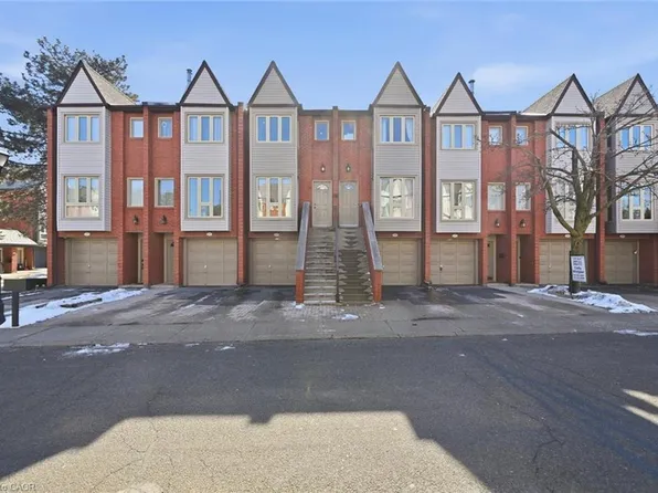 895 Maple Ave #215, Burlington, ON L7S 2H7