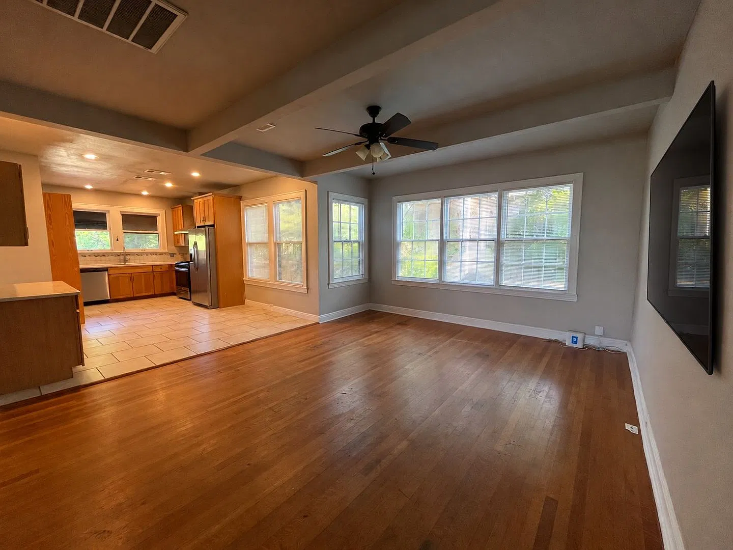2826 San Gabriel - 2028-2029 — Photo 2
