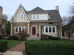 4740 N Cumberland Blvd, Whitefish Bay, WI 53211