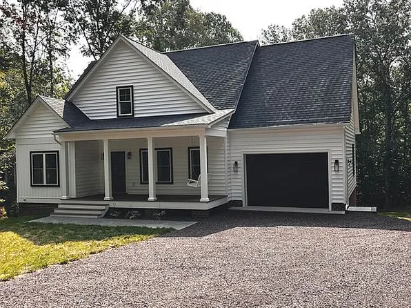 714 Meadow Dr, Tappahannock, VA 22560