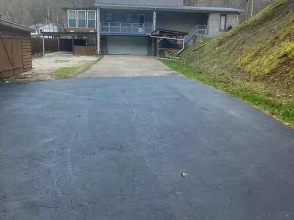 41 Woodland Est, Paintsville, KY 41240