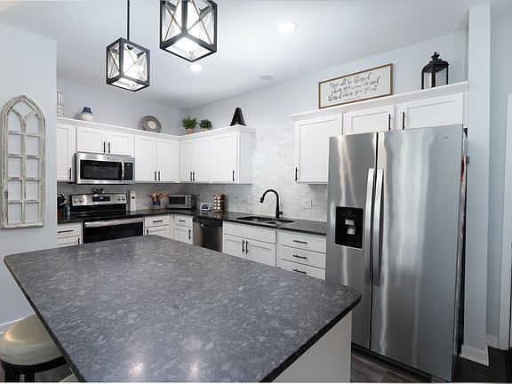 5th image of 477 Spring Crest Ln