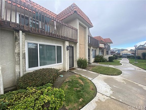 3rd image of 13819 Elaine Ave #7