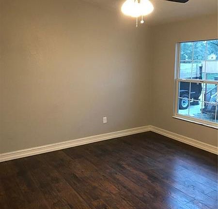 5th image of 5385 Broken Pine Cir