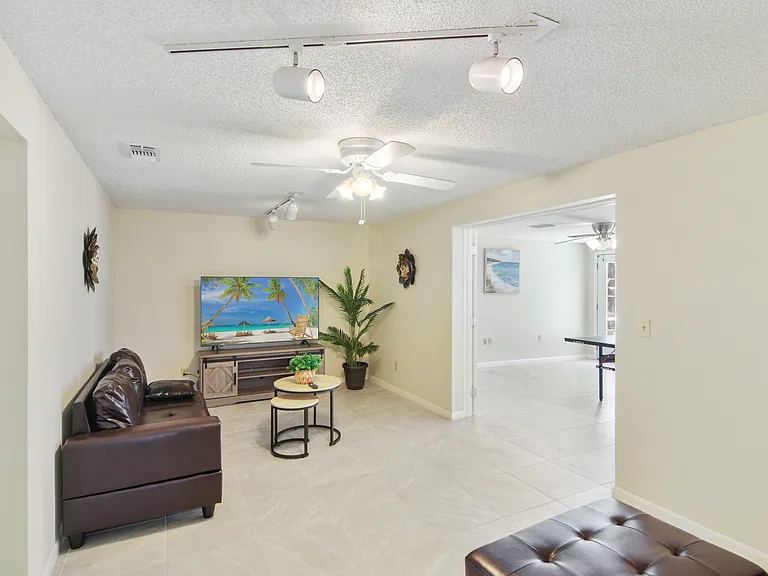 4108 Sand Lake Ct — Photo 8