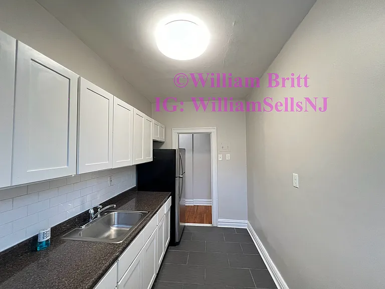 115-117 Fairview Ave #39 — Photo 2