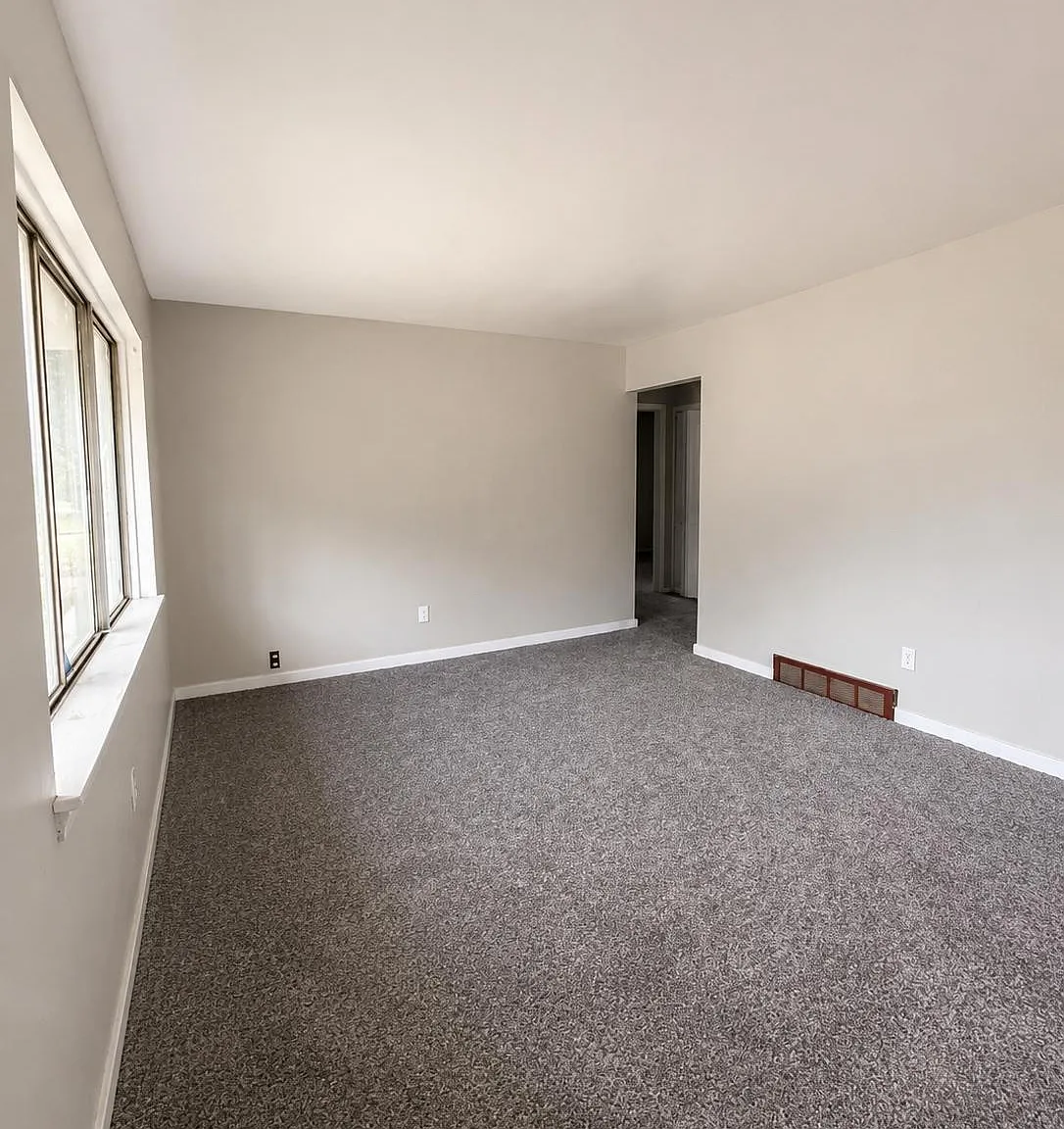 2 bed, 827 sqft, $1,100 — Photo 4