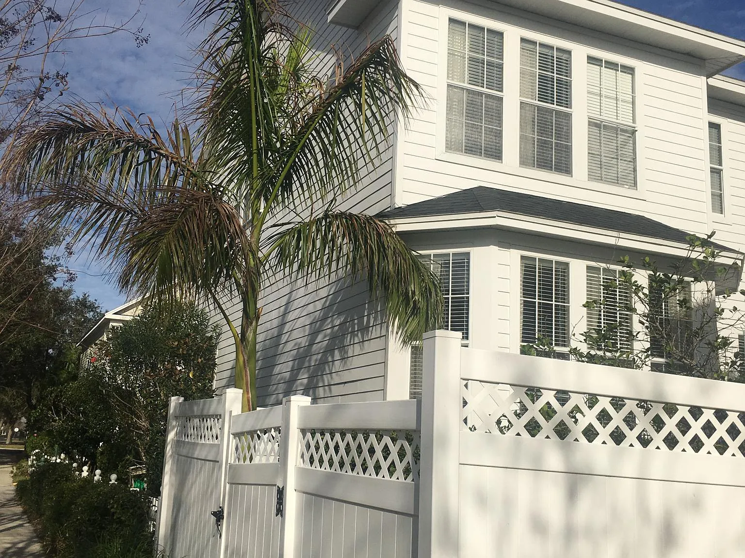 4 bed, 3.5 bath, 2767 sqft, $4,490 — Photo 1