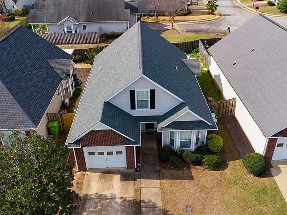 3rd image of 416 Ivy Green Ln