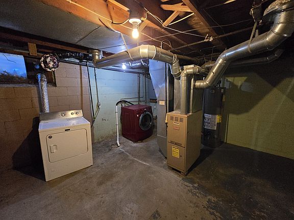 3rd image of 235 Madison St