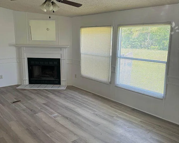 223 Saddlehorn Ln — Photo 3