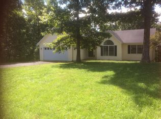 808 Chantilly Ln, Inwood, WV 25428