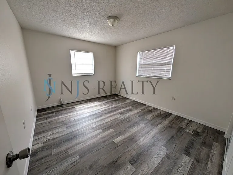 8151 Hixton Dr — Photo 8