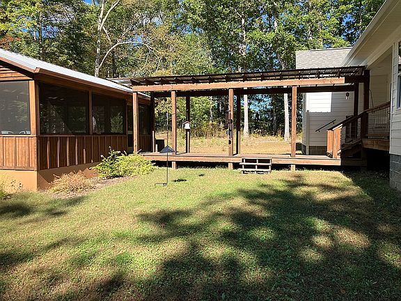 walkway to screened porch