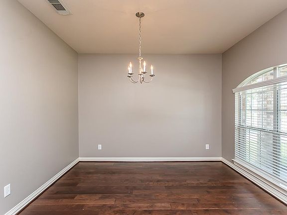 5th image of 5546 Gibralter Pl