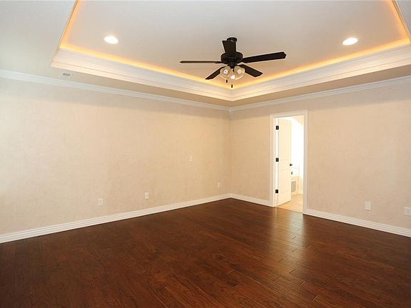 3rd image of 3501 NW Park Hill Blvd