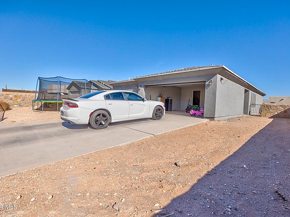 5th image of 2861 Maria Casas St