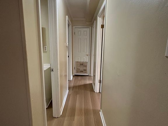 5th image of 401 Alta Ln