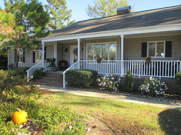 902 Coral Court